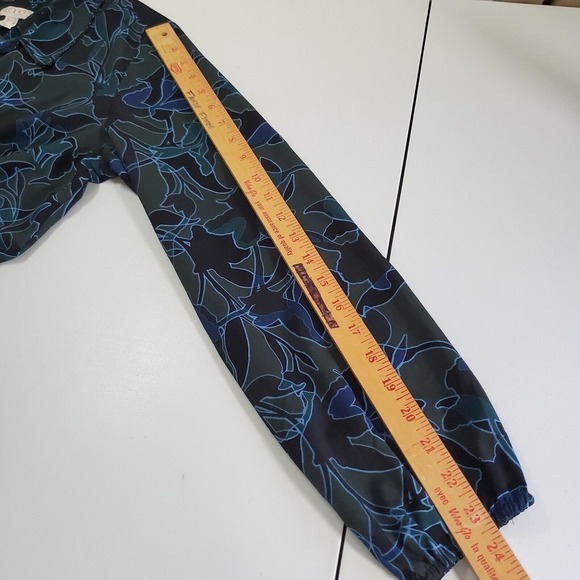 Logo Lori Goldstein Women Stretch Shirt Size Medium Floral Button Office Artsy - Picture 10 of 12